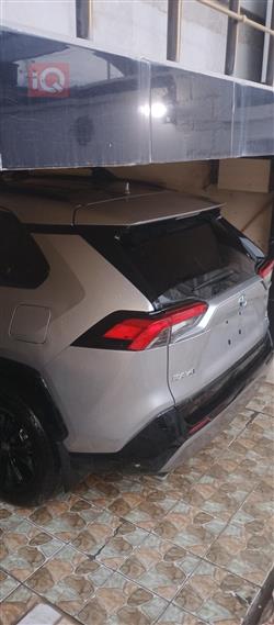 تۆیۆتا ڕاڤ 4